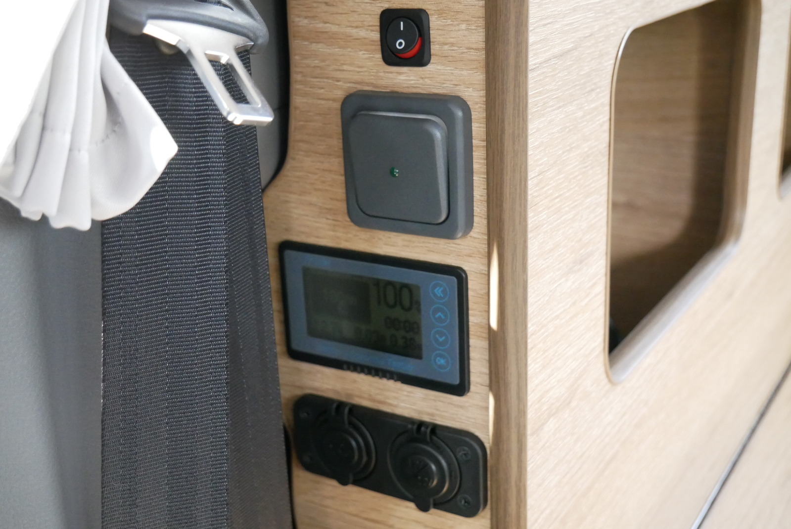 キャンピングカーバンコン