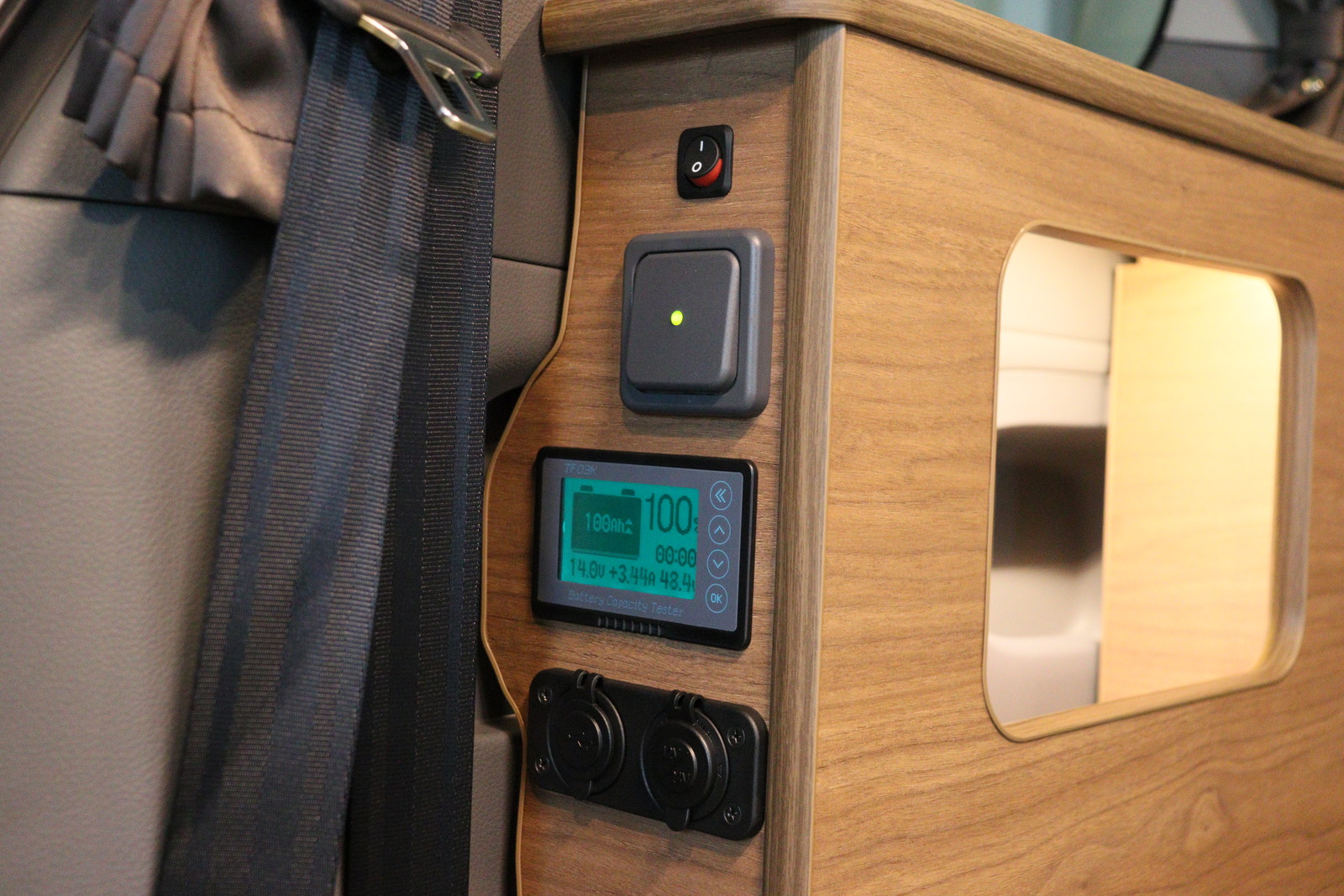 キャンピングカーバンコン