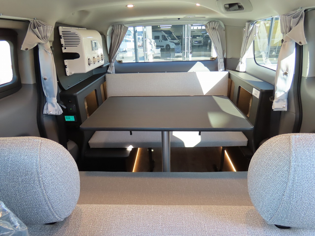 キャンピングカーバンコン