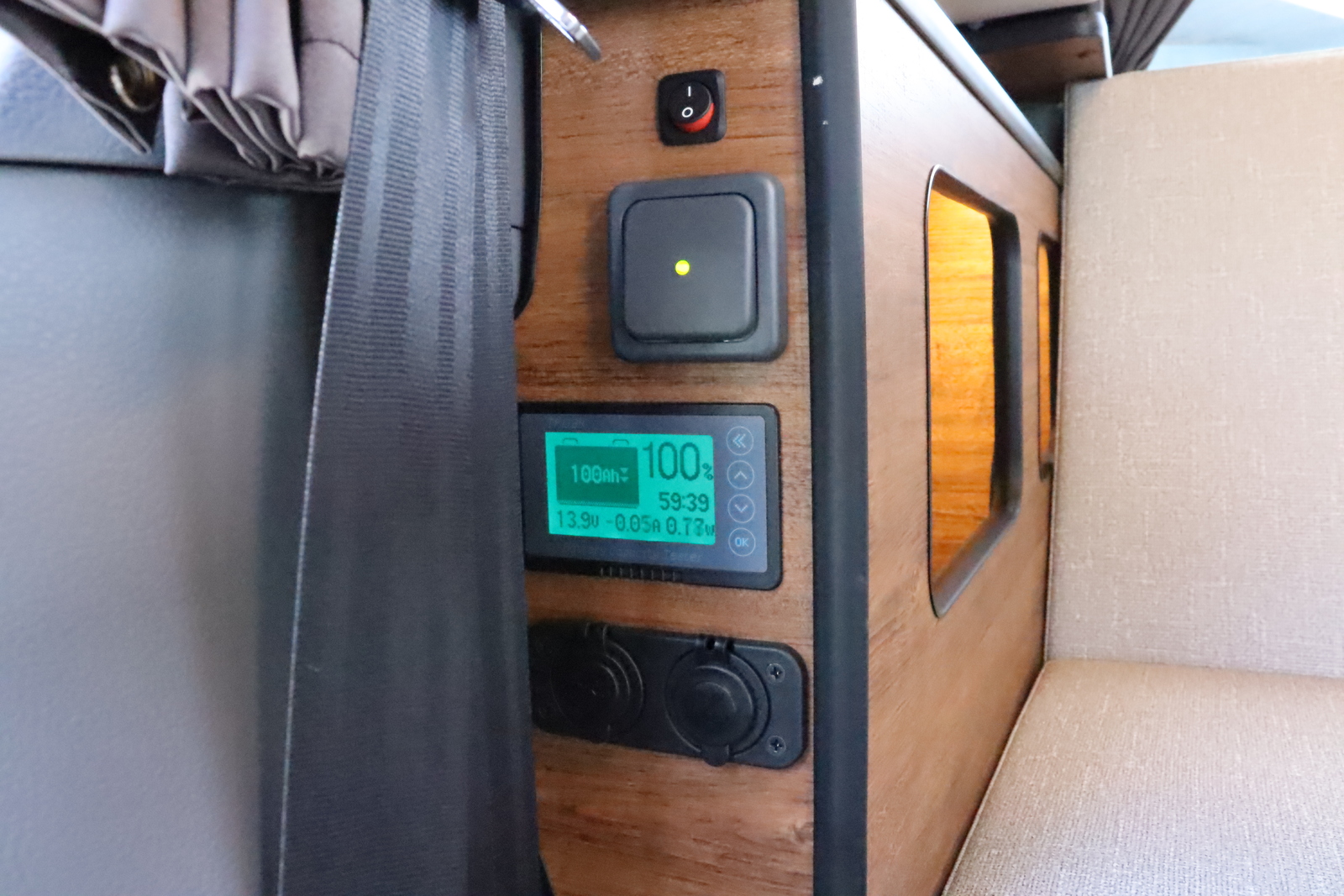 キャンピングカーバンコン