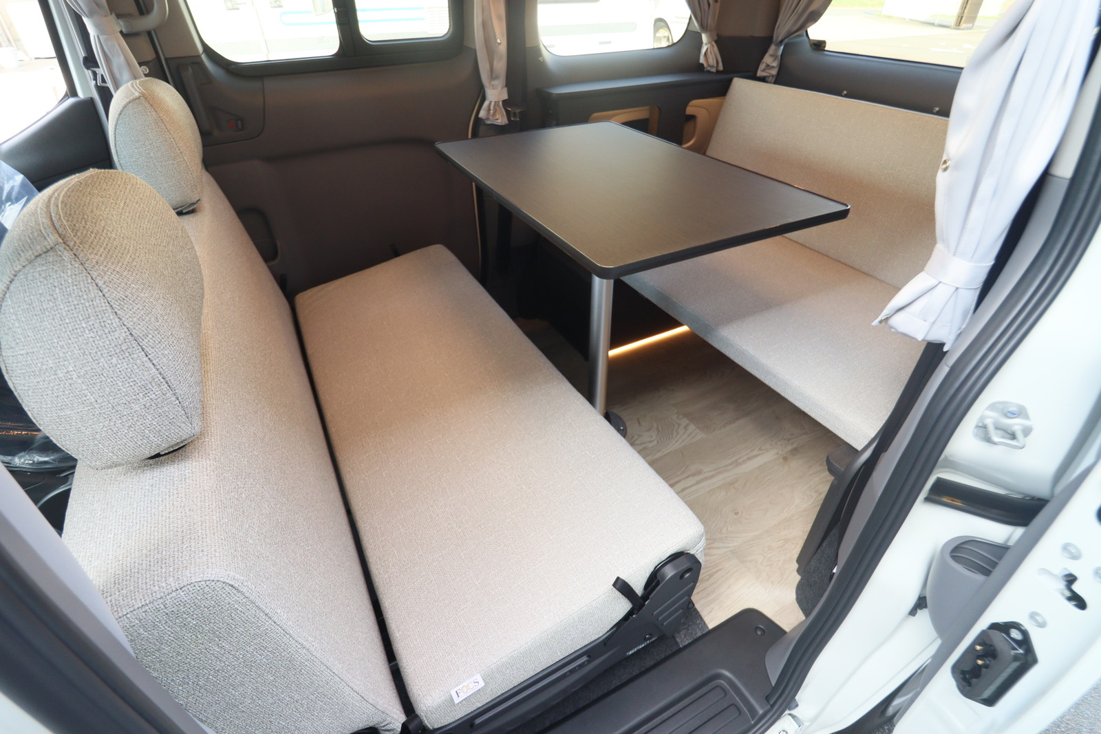 キャンピングカーバンコン