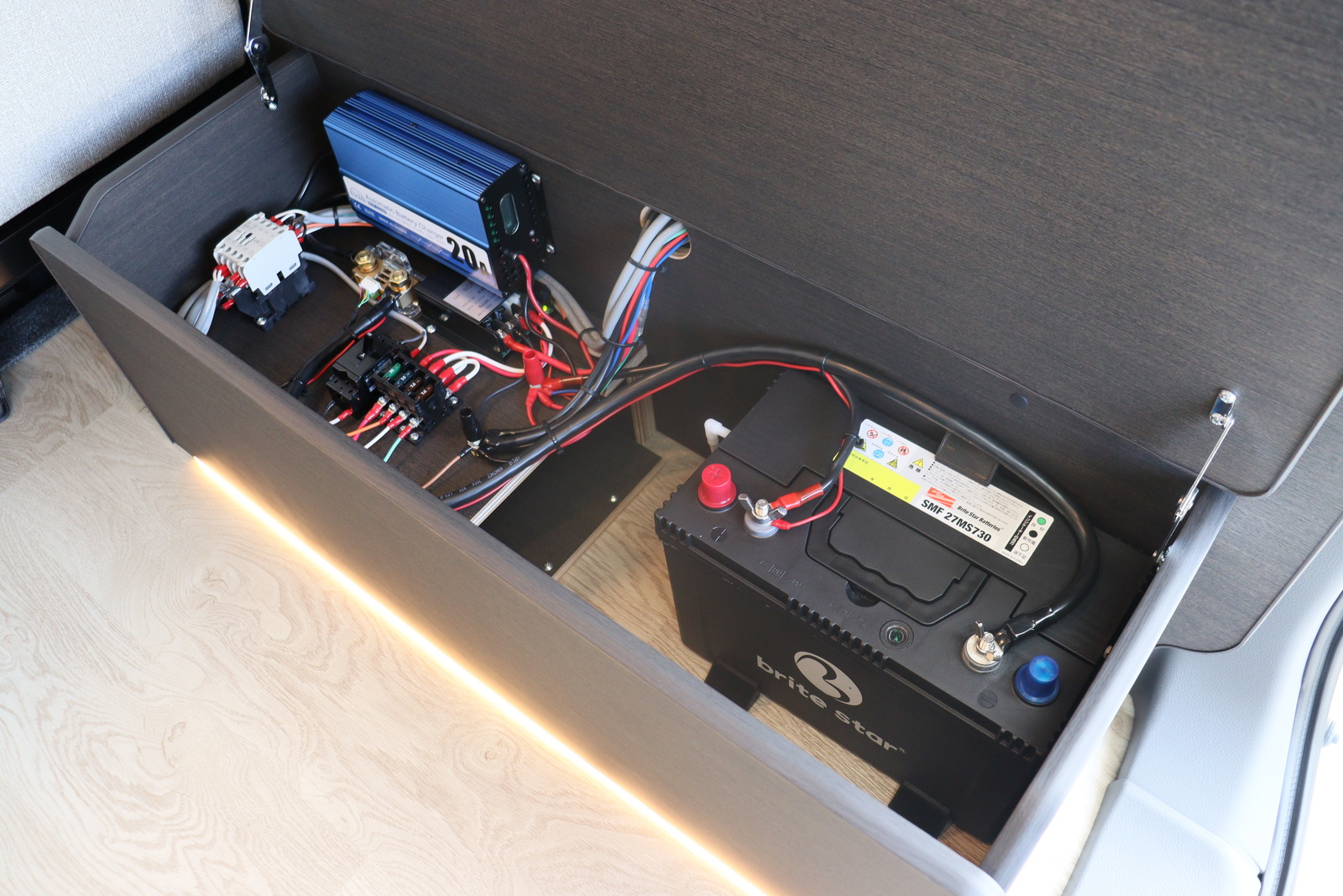 キャンピングカーバンコン