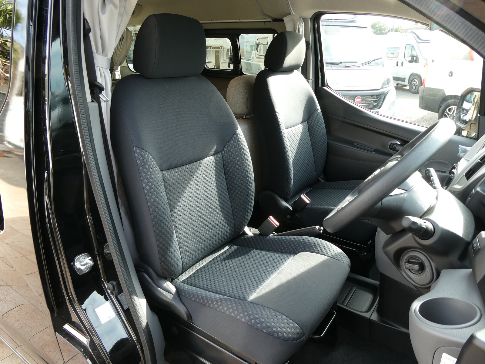 キャンピングカーバンコン