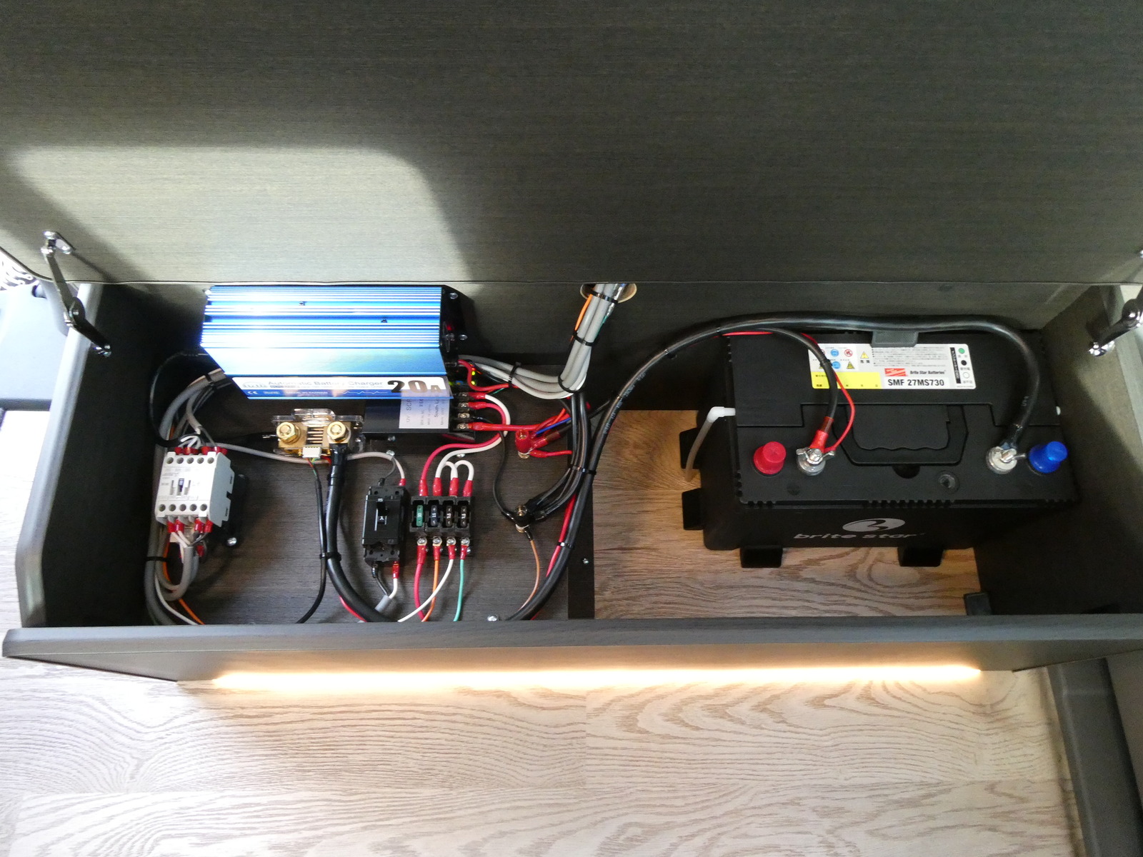 キャンピングカーバンコン