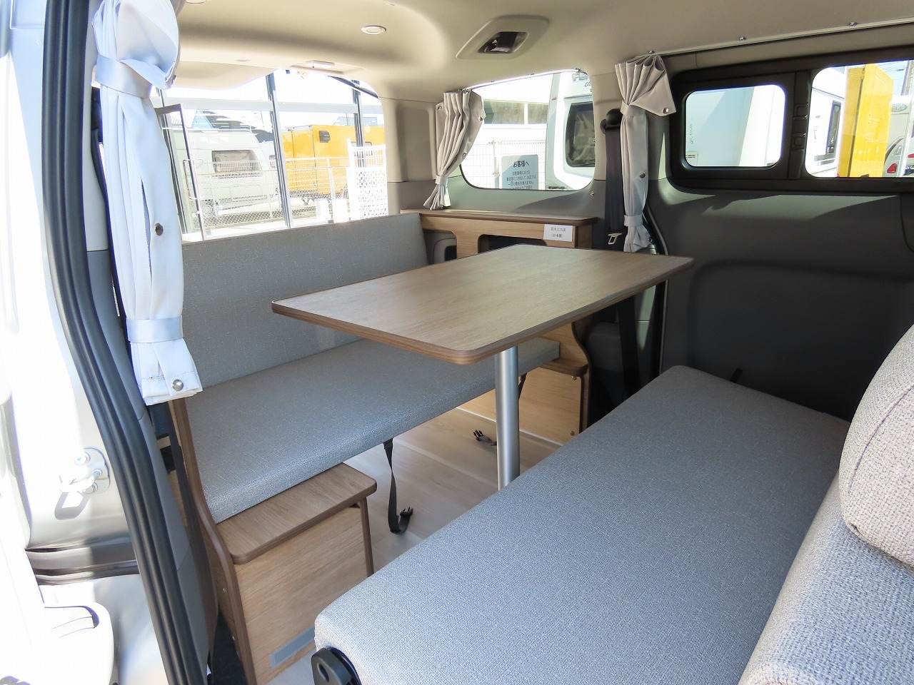 キャンピングカーバンコン