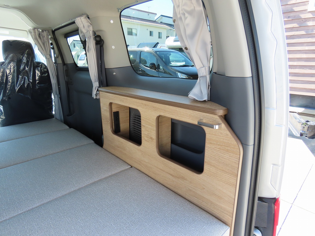 キャンピングカーバンコン