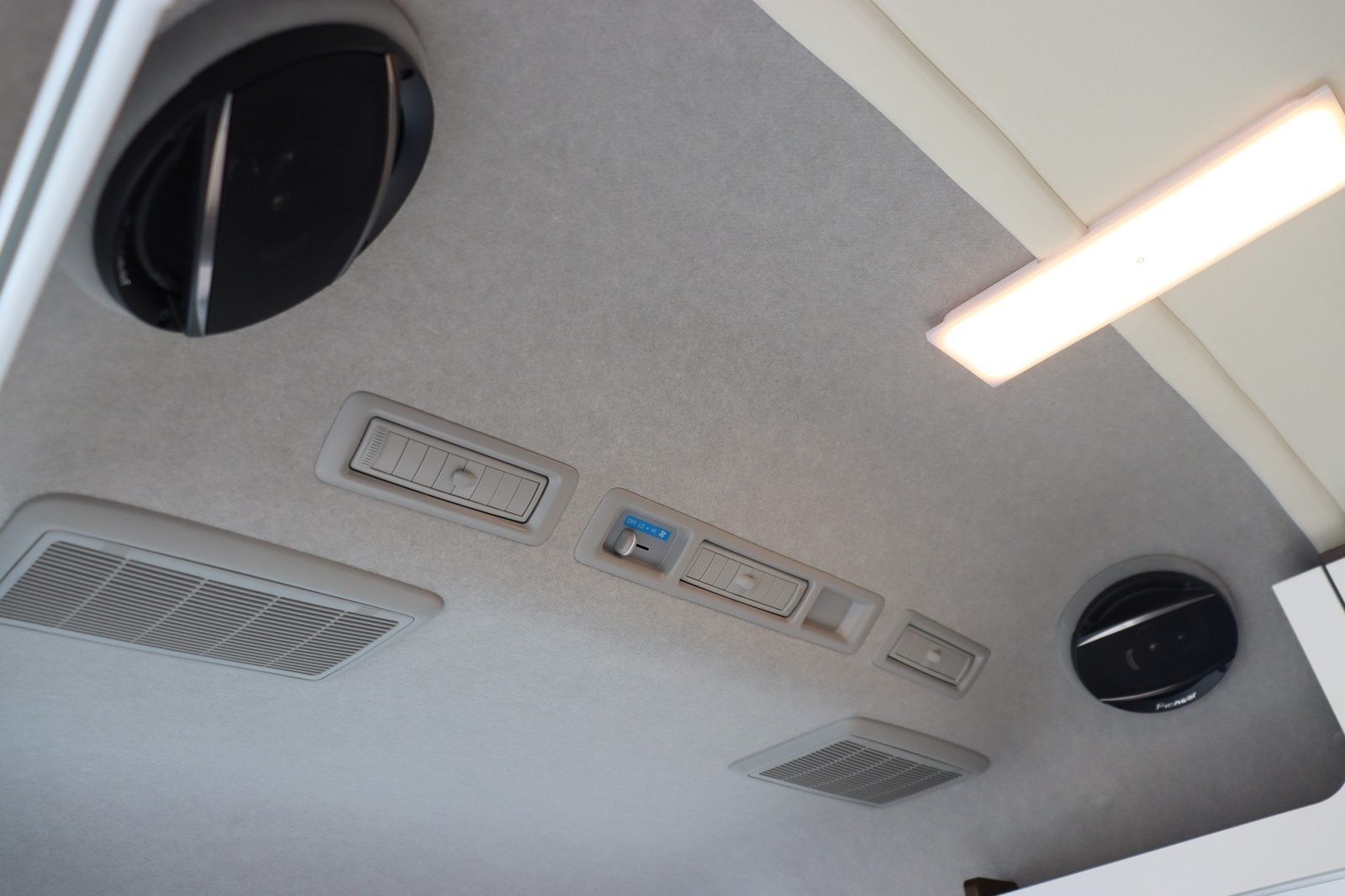 キャンピングカーバンコン