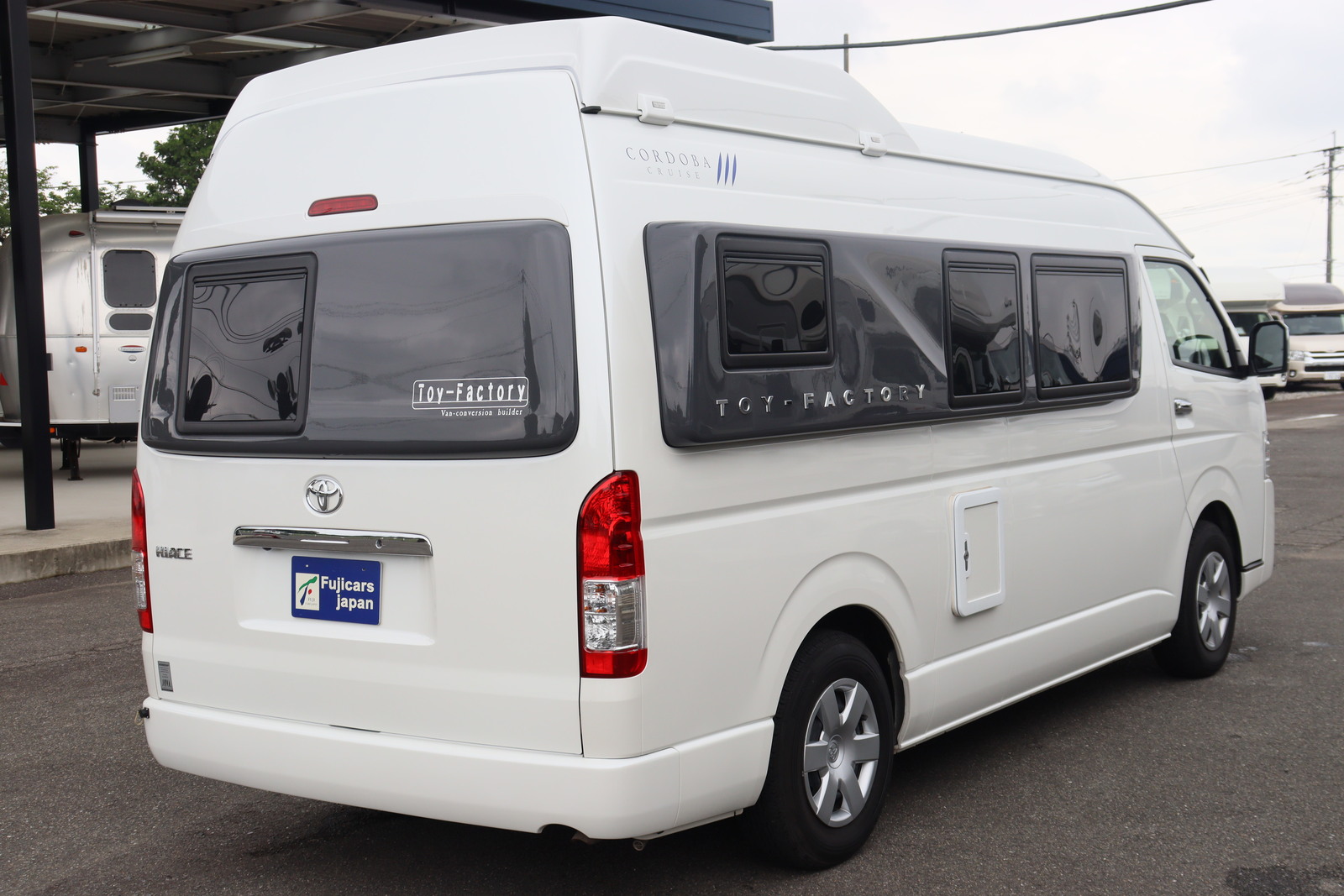 キャンピングカーバンコン