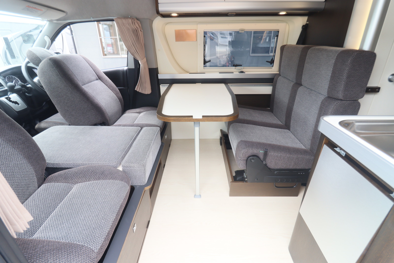 キャンピングカーバンコン