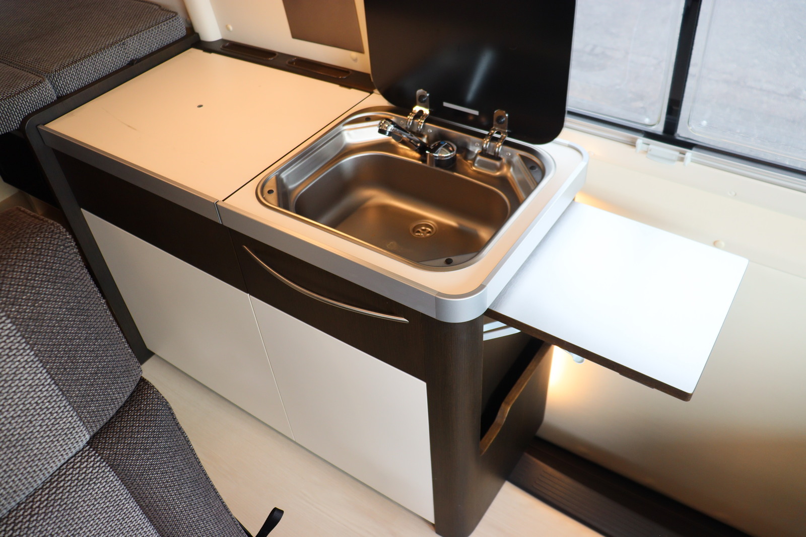 キャンピングカーバンコン