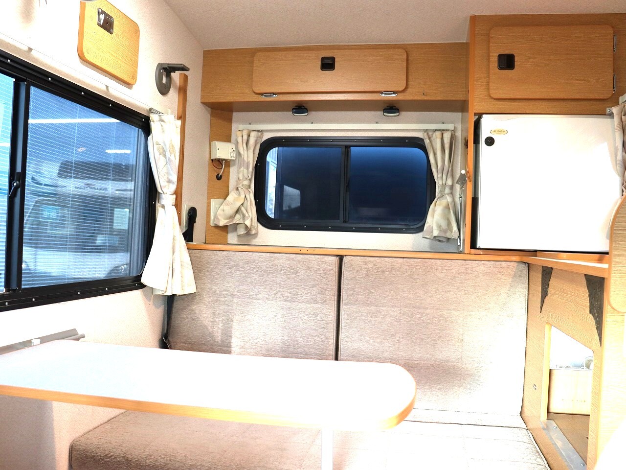 キャンピングカー軽キャンパー