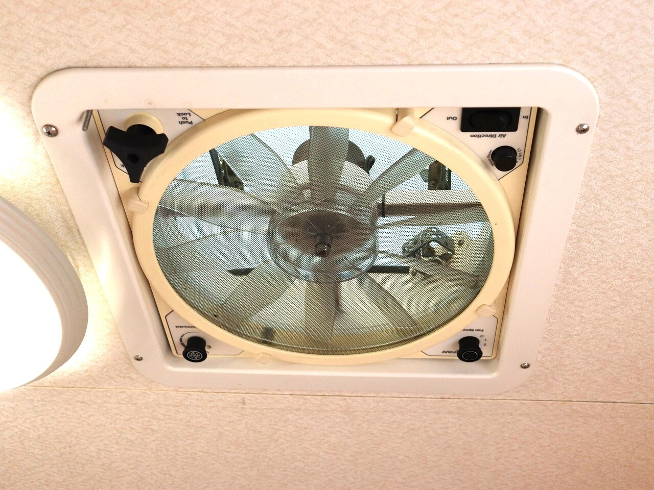 キャンピングカー軽キャンパー