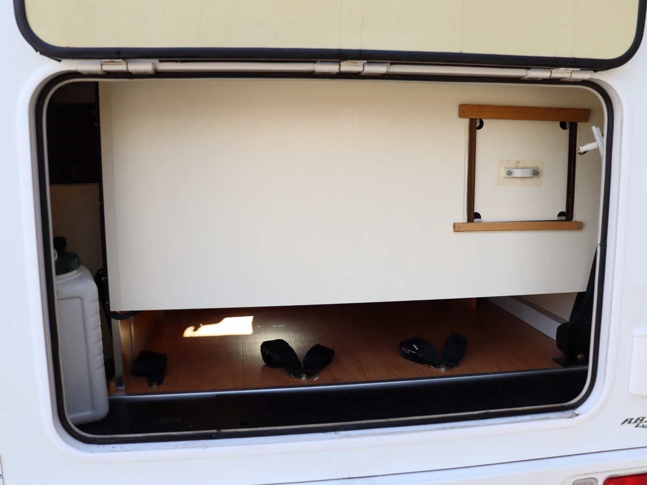 キャンピングカー軽キャンパー