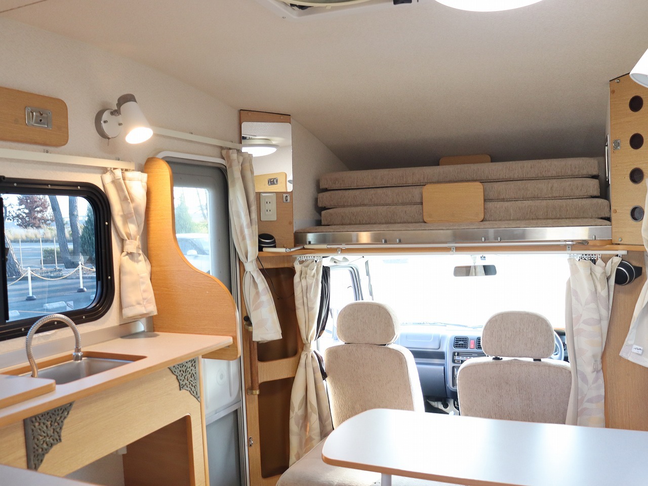 キャンピングカー軽キャンパー