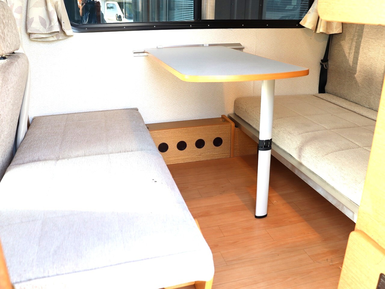 キャンピングカー軽キャンパー