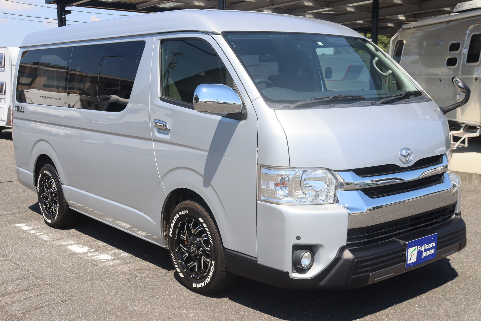 キャンピングカーバンコン