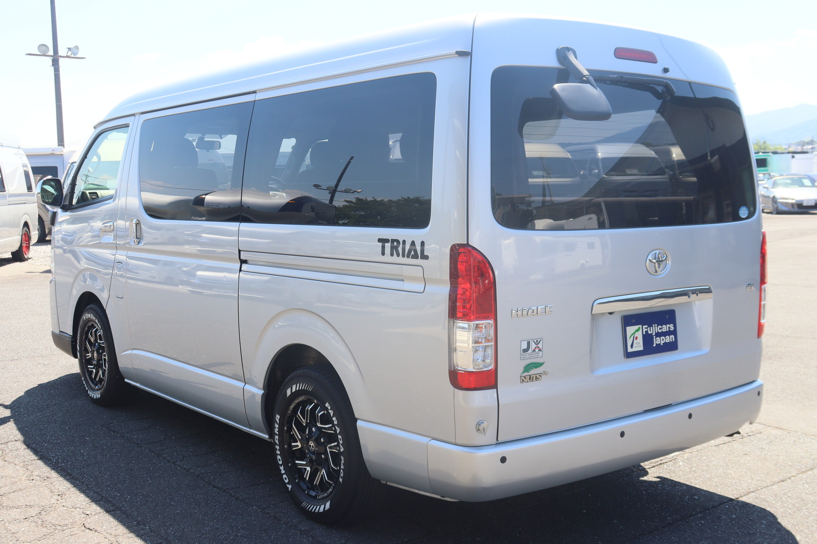 キャンピングカーバンコン