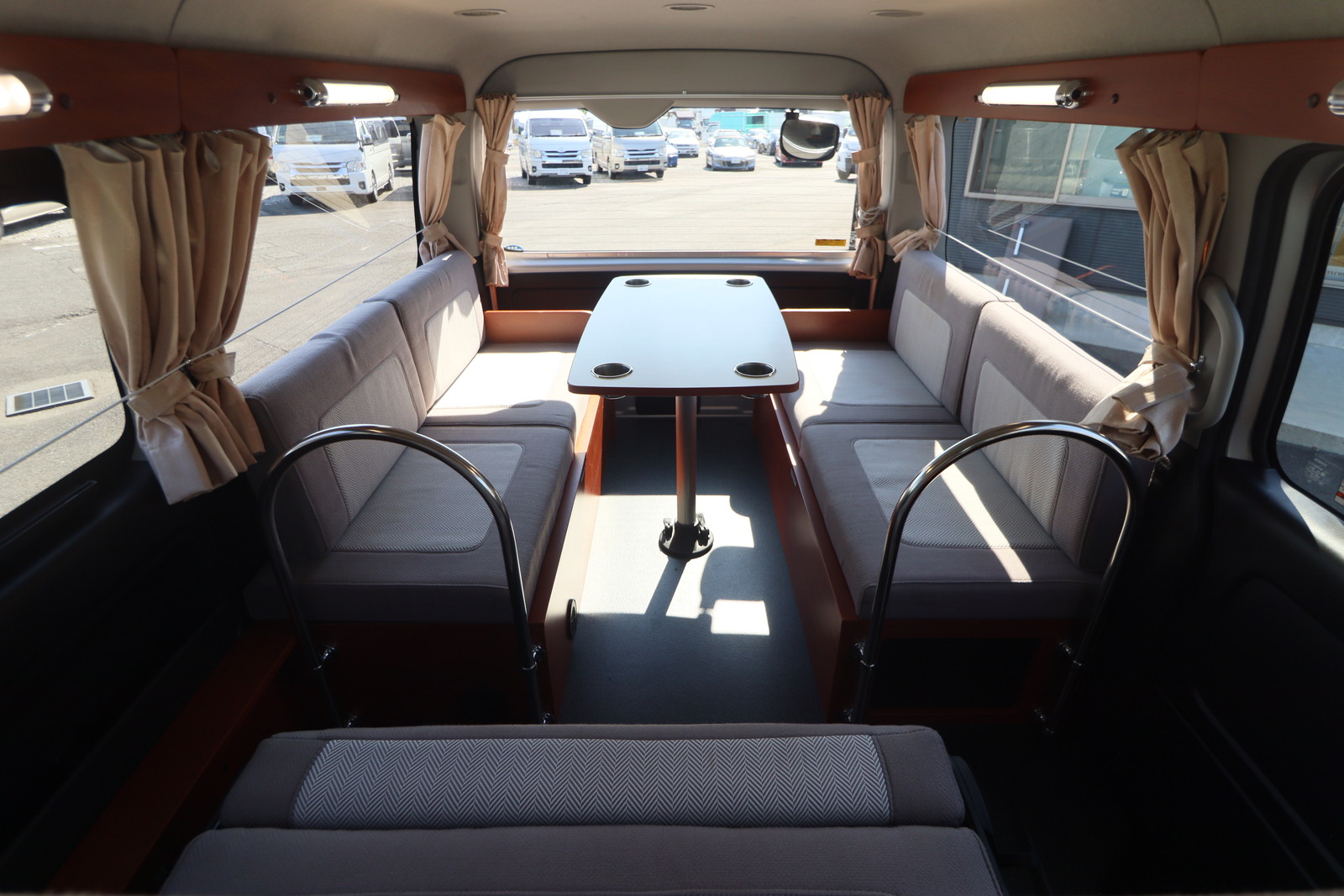 キャンピングカーバンコン