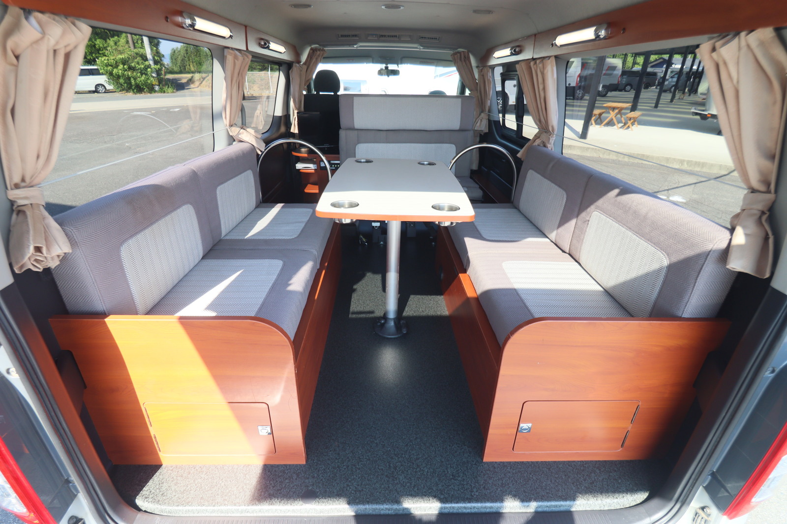 キャンピングカーバンコン