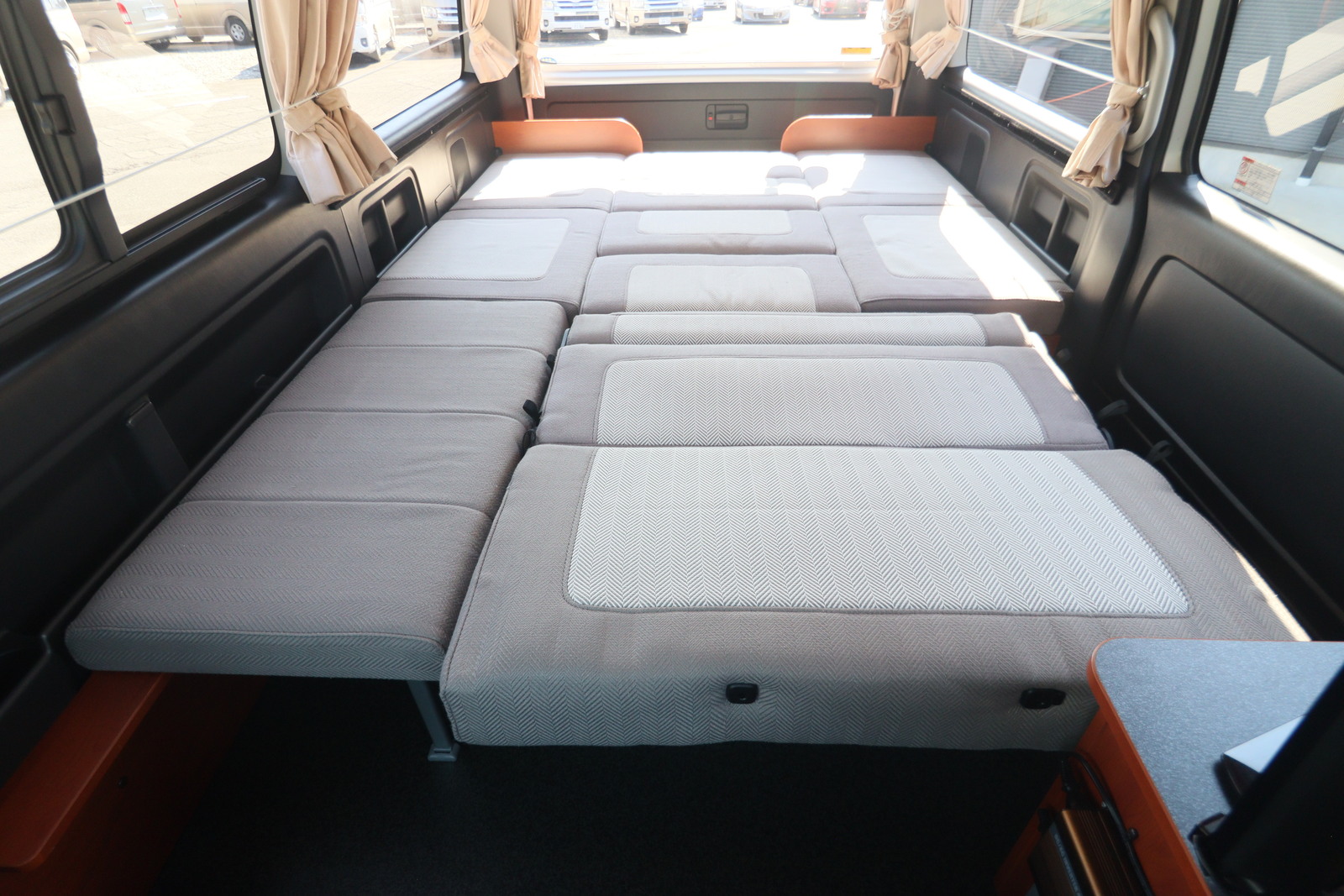 キャンピングカーバンコン