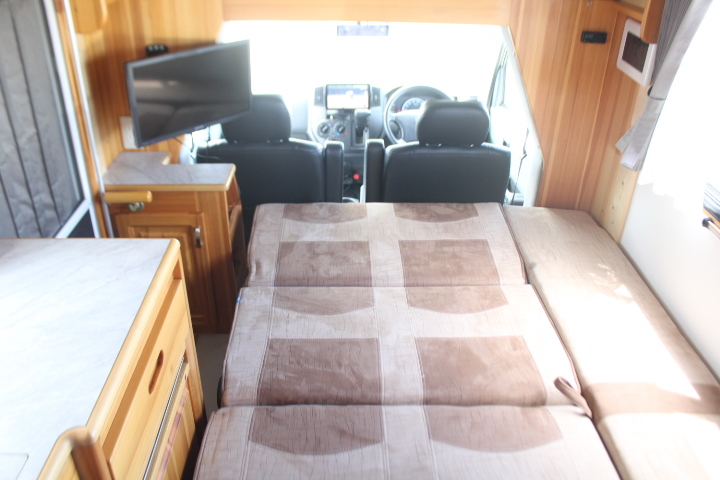 キャンピングカーキャブコン