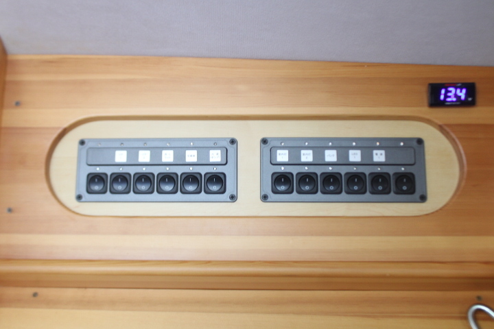 キャンピングカーキャブコン