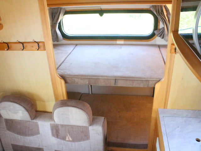 キャンピングカーキャブコン