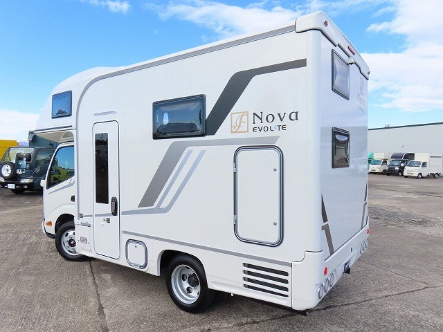 キャンピングカーキャブコン