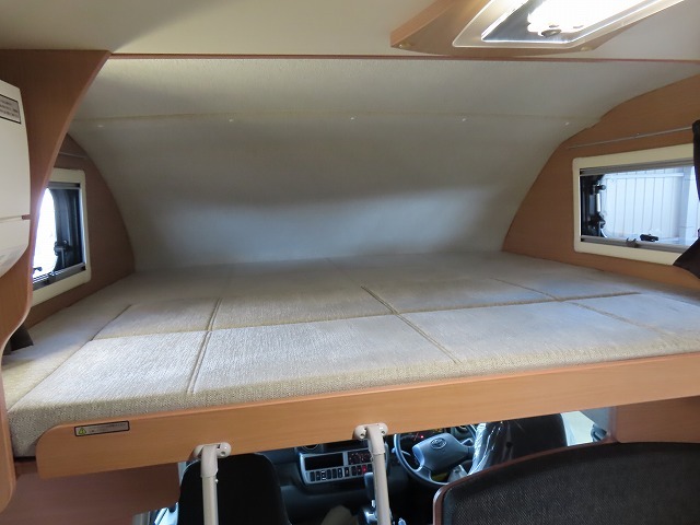 キャンピングカーキャブコン