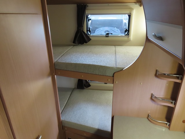 キャンピングカーキャブコン