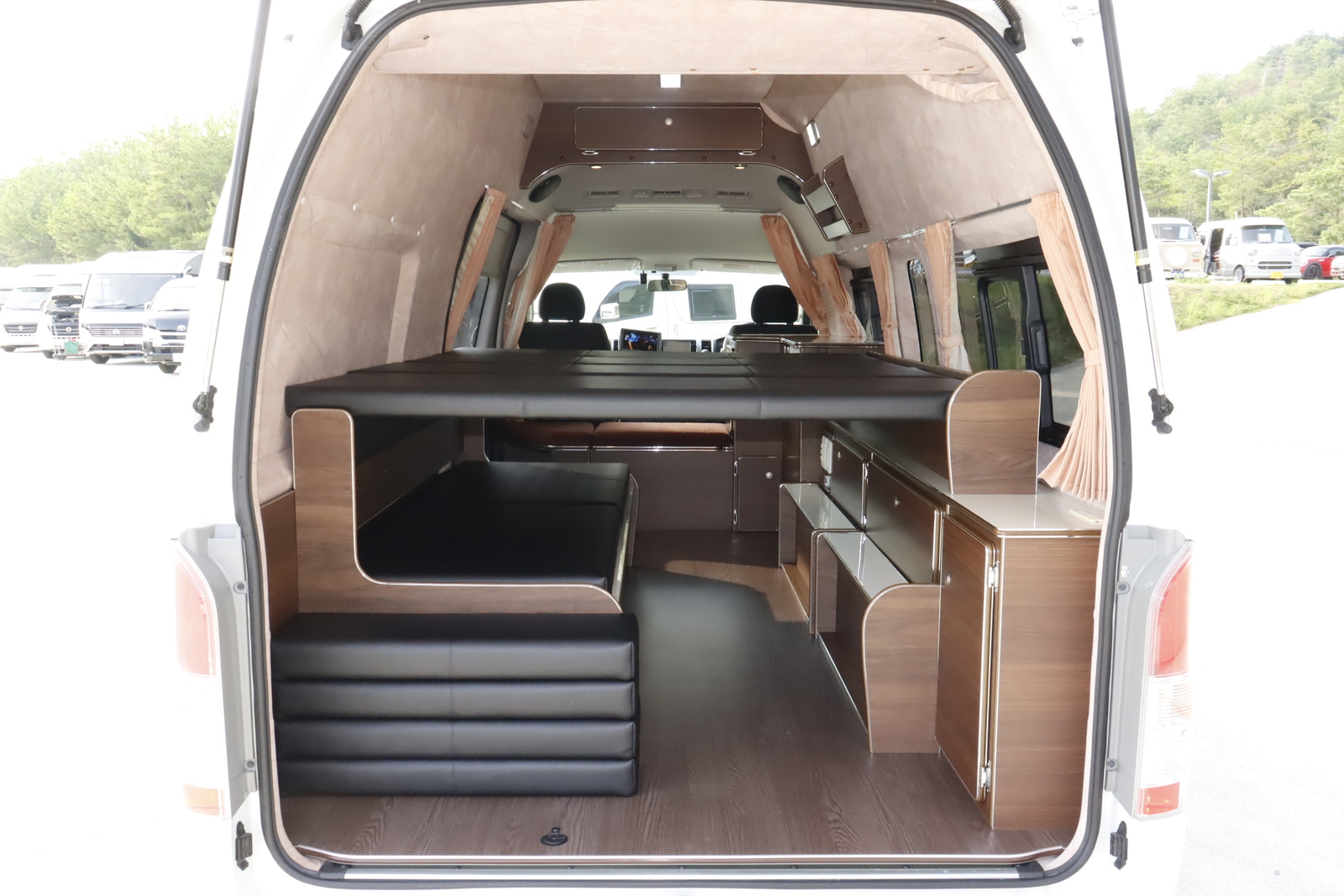 キャンピングカーバンコン