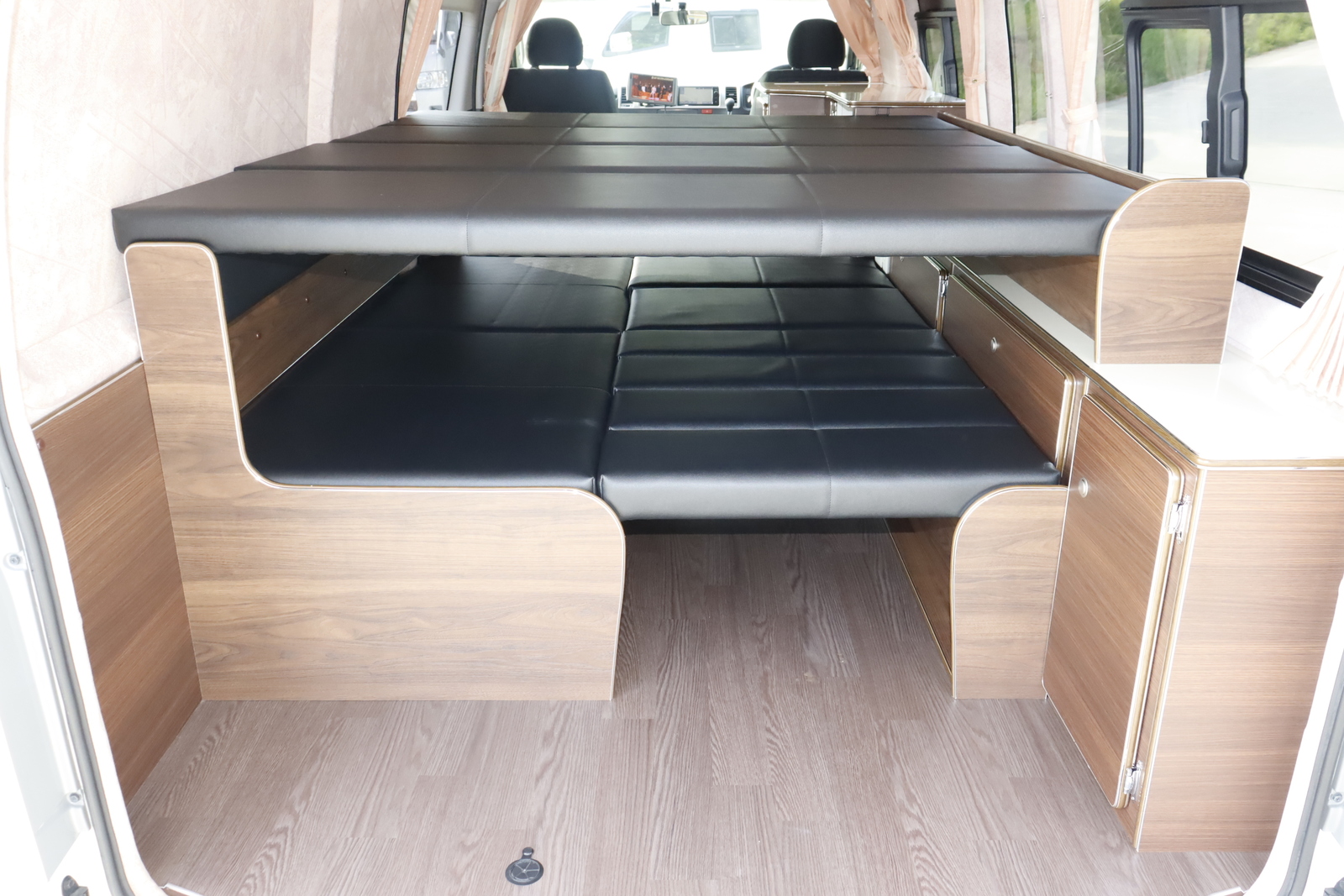 キャンピングカーバンコン