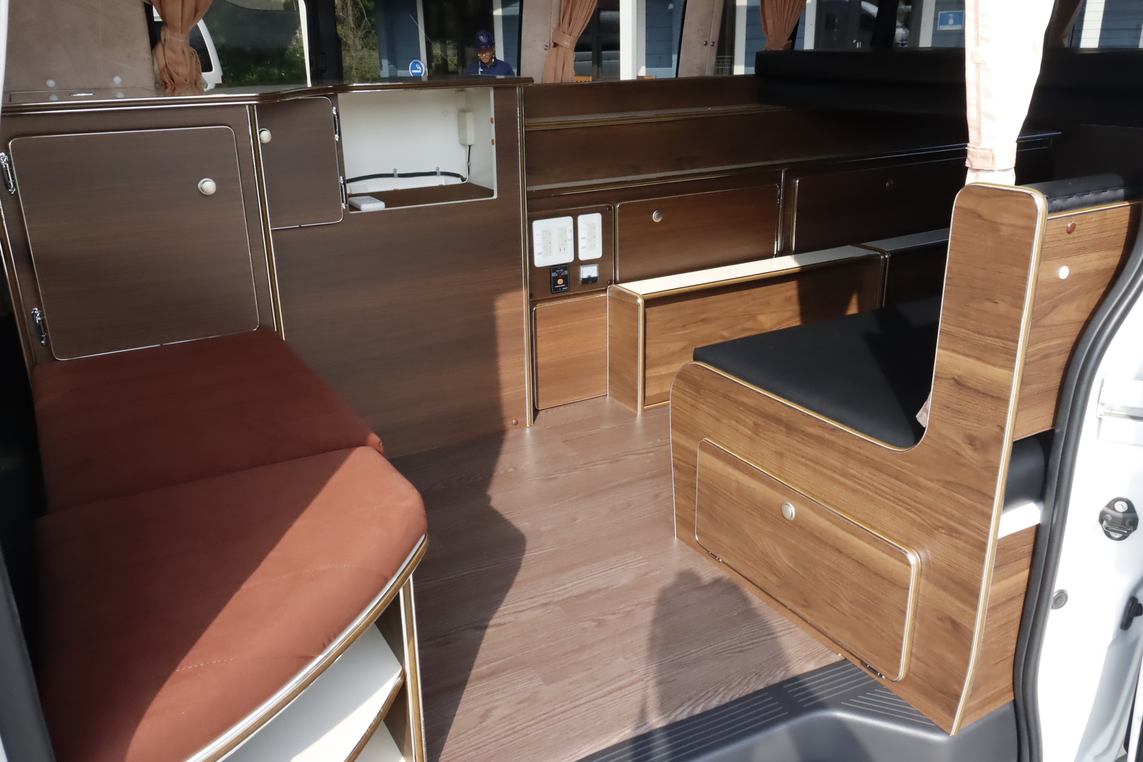 キャンピングカーバンコン