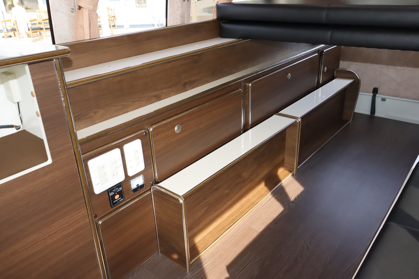 キャンピングカーバンコン