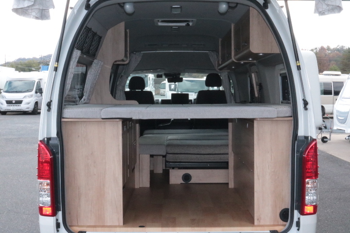 キャンピングカーバンコン