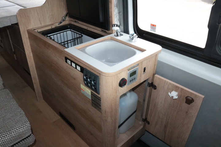 キャンピングカーバンコン