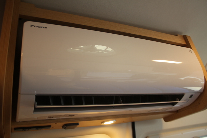 キャンピングカーバンコン