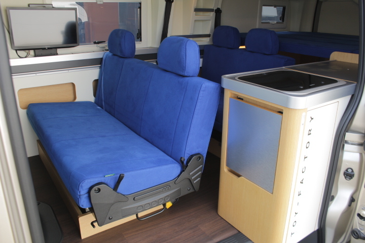 キャンピングカーバンコン