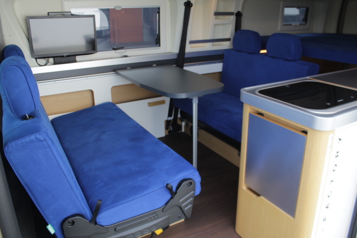 キャンピングカーバンコン