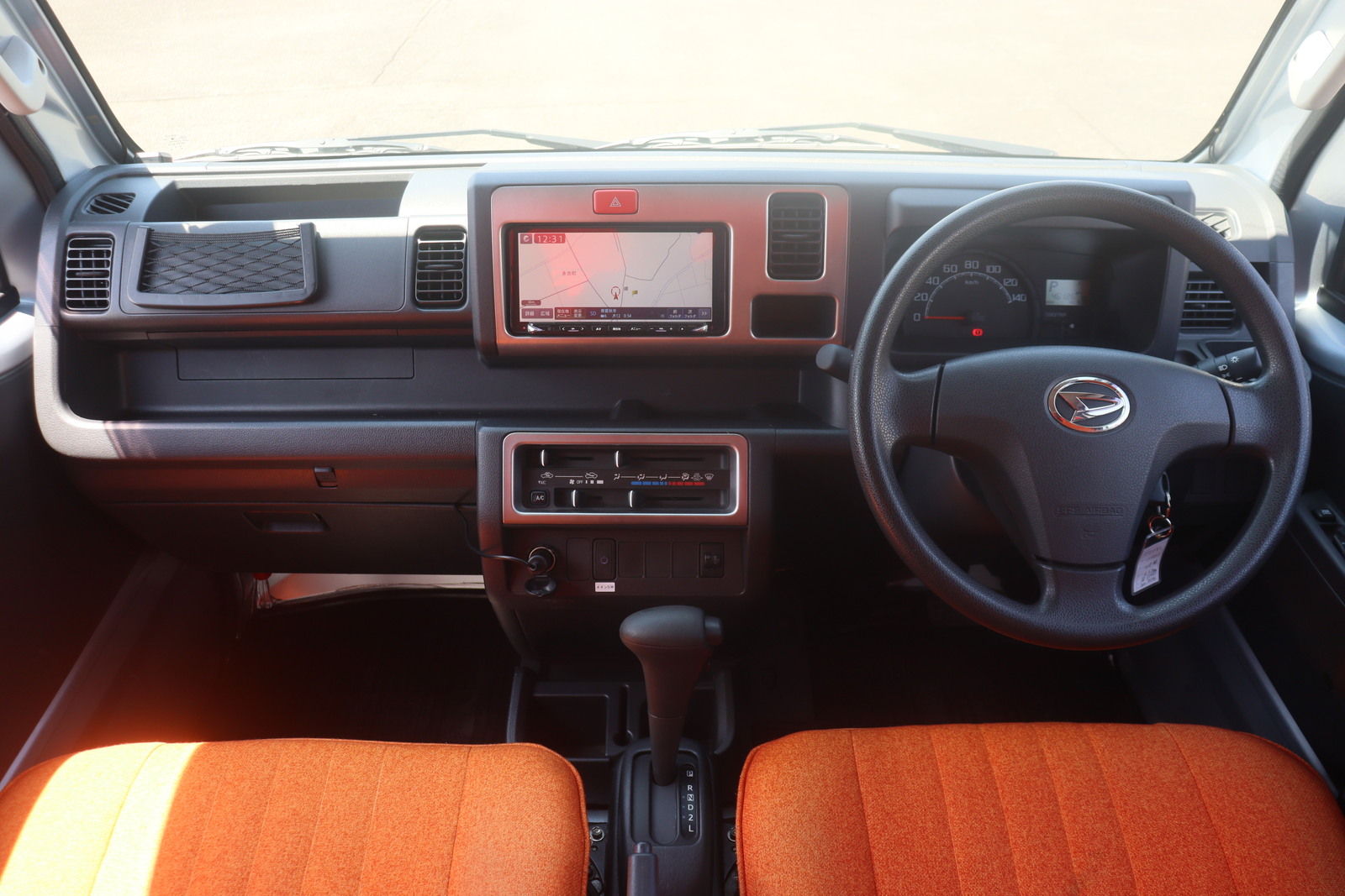 キャンピングカー軽キャンパー