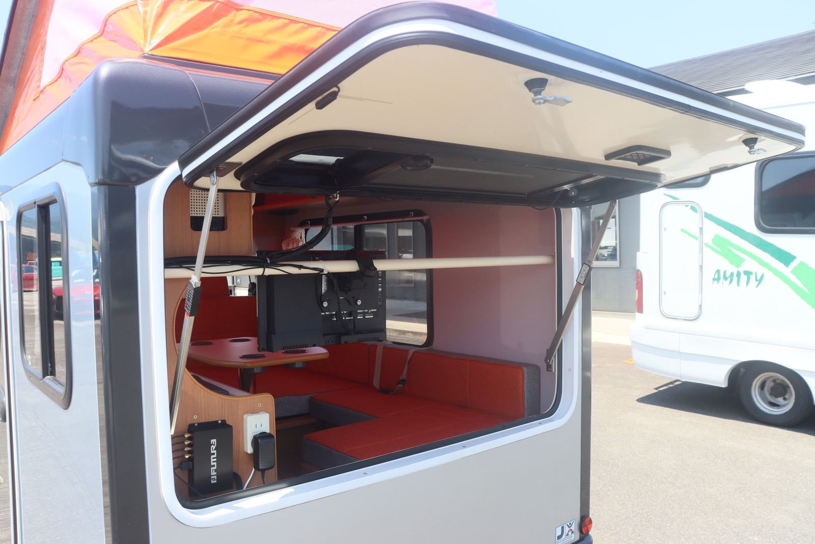 キャンピングカー軽キャンパー