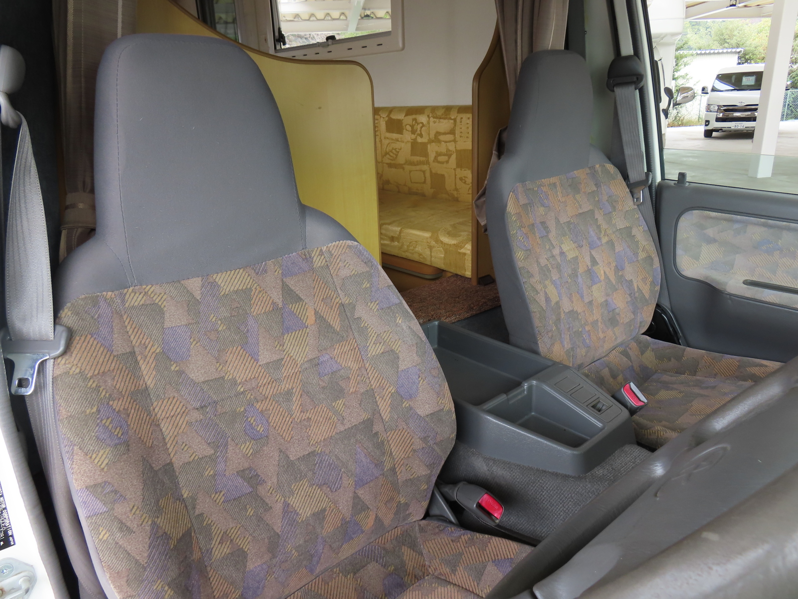 キャンピングカーキャブコン