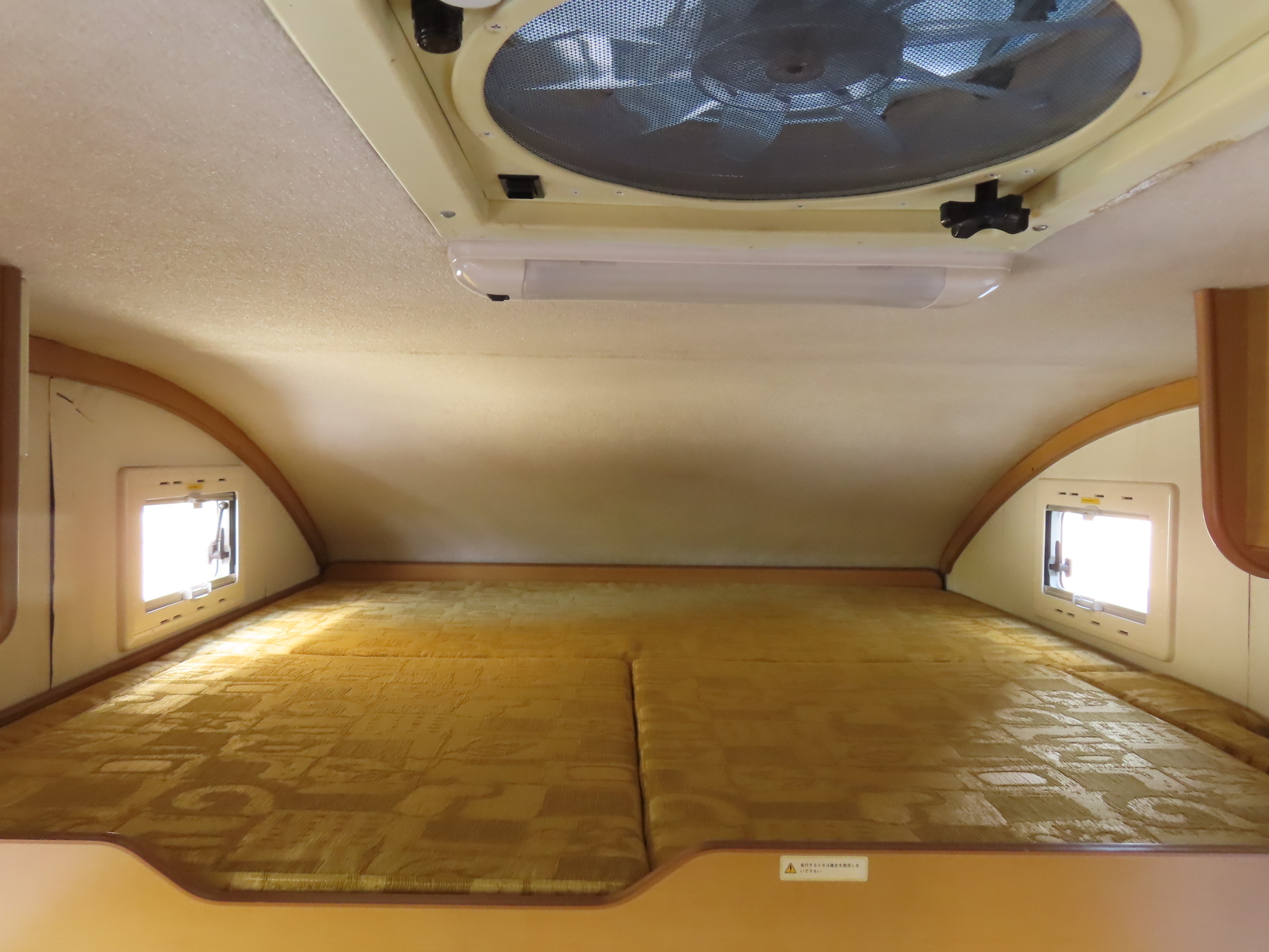 キャンピングカーキャブコン