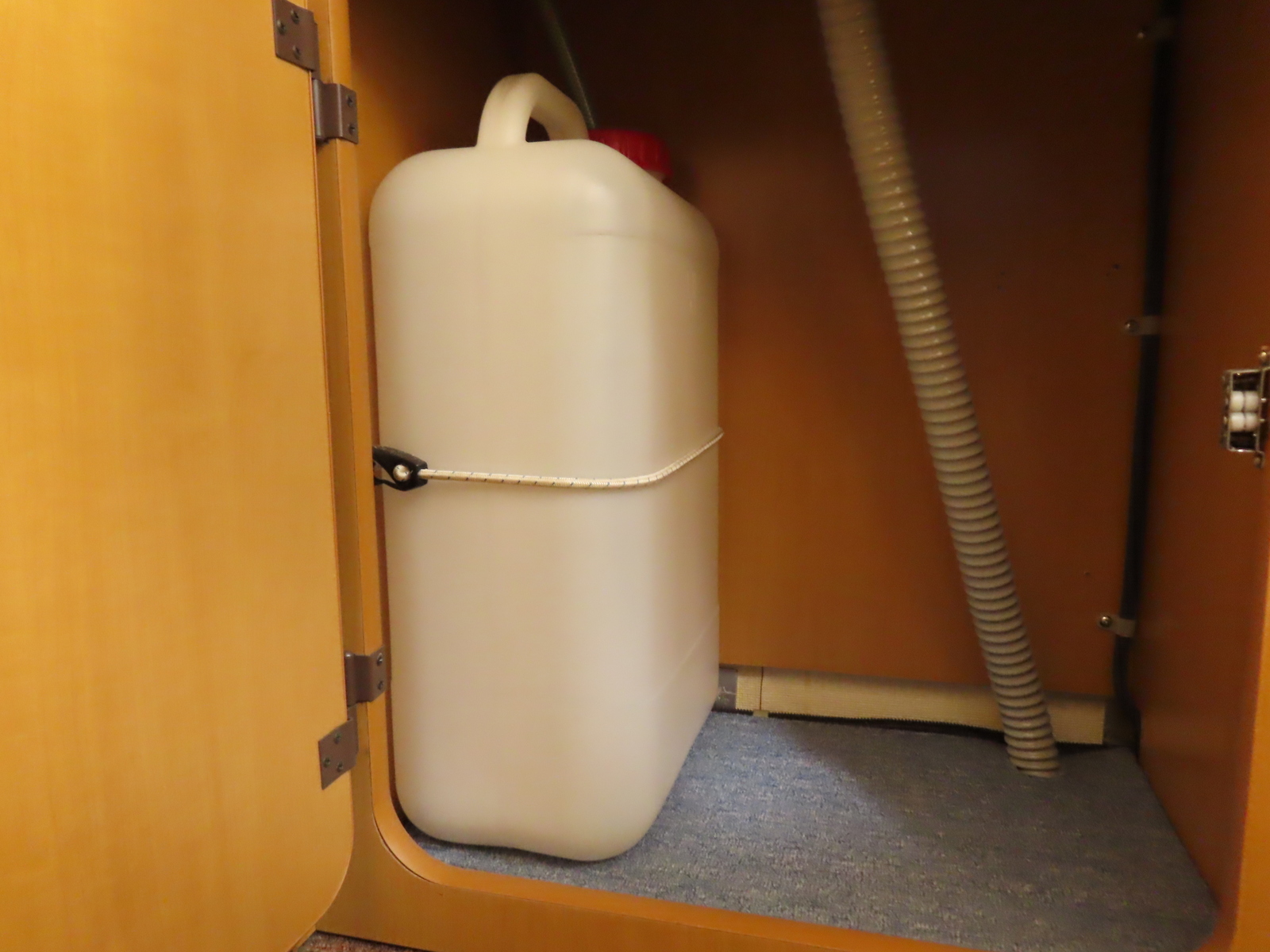 キャンピングカーキャブコン