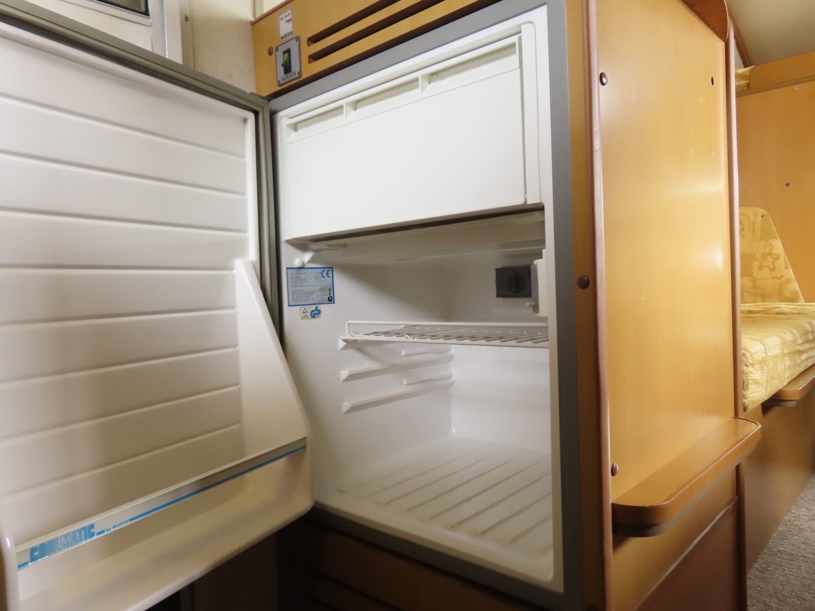 キャンピングカーキャブコン