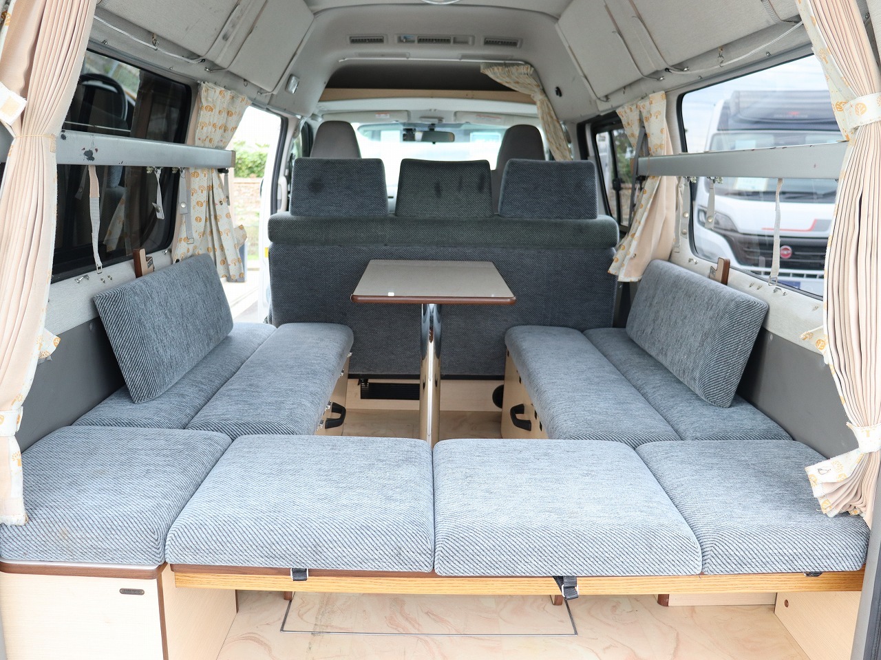 キャンピングカーバンコン