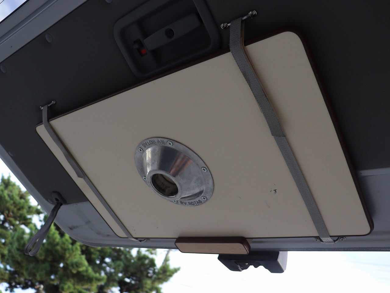 キャンピングカーバンコン