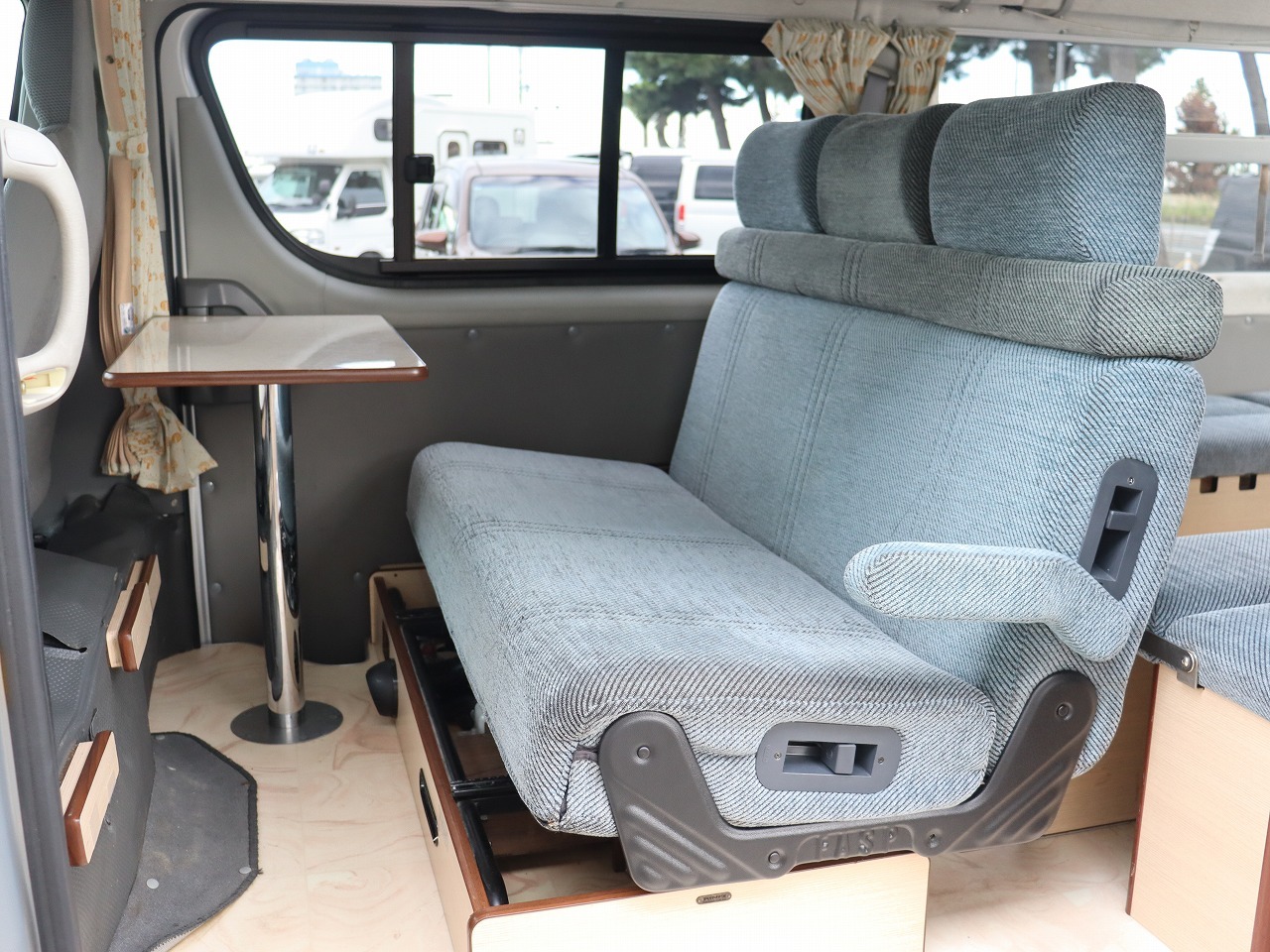 キャンピングカーバンコン