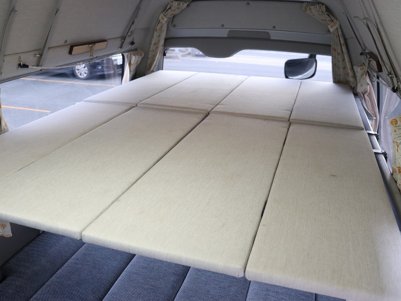 キャンピングカーバンコン