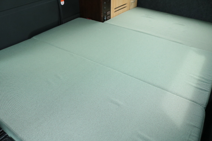 キャンピングカー軽キャンパー